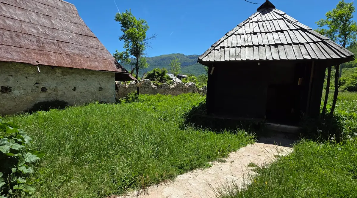 Mali porodicni dom Ledici dvoriste uredenje dom Bjelave fondacija second 04