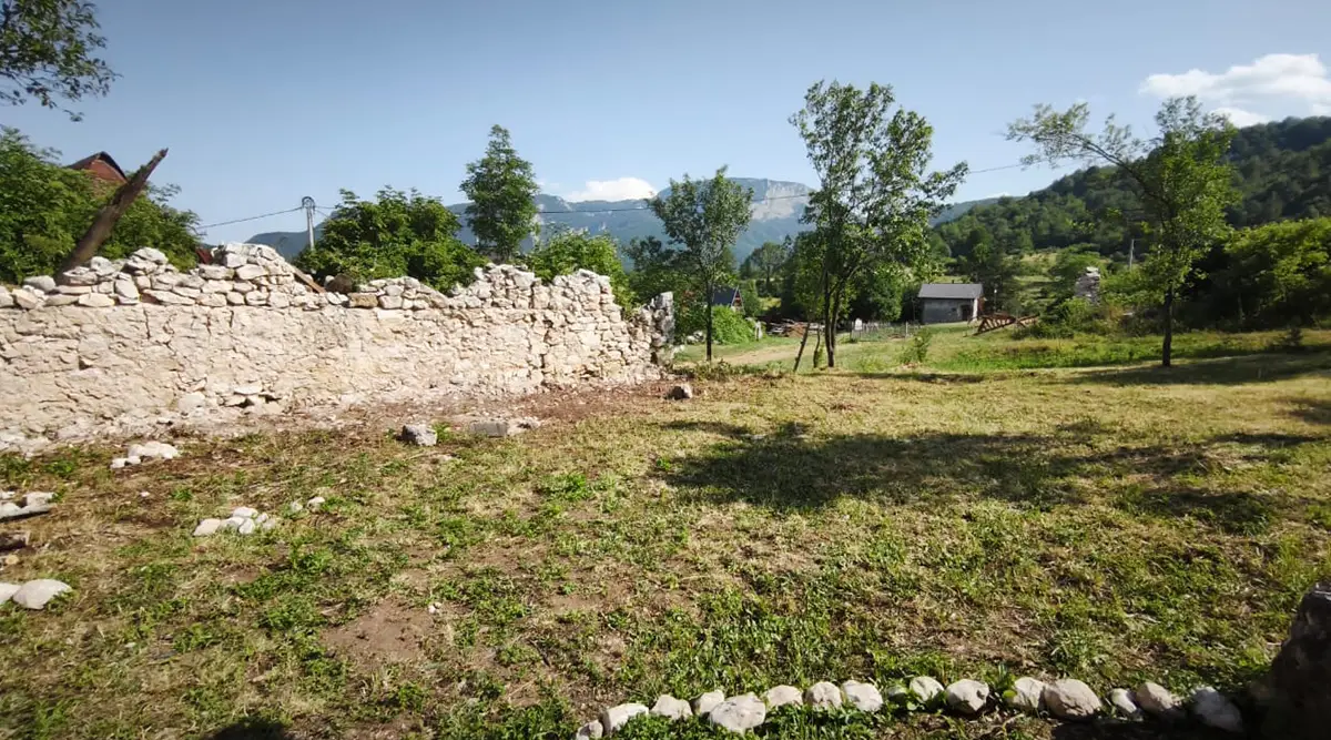 Small Family Home Ledići neighbor Mustafa cleared the yard Foundation Second 03